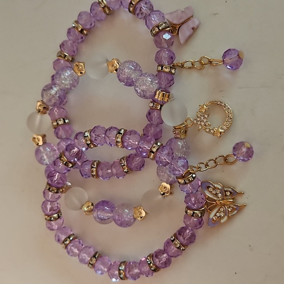 3 Butterfly & Stars Charms On Purple Crystals & Glass Beads Stretch Bracelets. - Picture 4 of 5